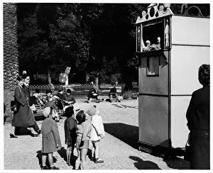 Lac0049 Prints: Punch And Judy Show In France