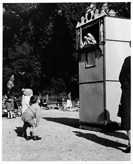 Lac0049 Prints: Punch And Judy Show In France