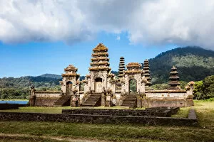 Images Dated 31st August 2019: Pura Hulun Danu Tamblingan temple, Bali, Indonesia