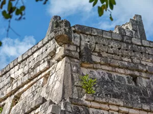 Images Dated 1st October 2015: Detail of pyramid in Chichen Itza ruins, Mexico