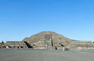 Images Dated 10th November 2010: Pyramid of the Moon, Teotihuacan, Mexico