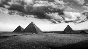 Images Dated 11th December 2015: The Pyramids Of Giza, Egypt