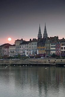 Images Dated 16th April 2016: Quai Lamartine and Saone River, sunset