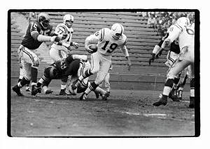 Dave Jones Prints: Quarterback Johnny Unitas Runs Through the Rams Defense