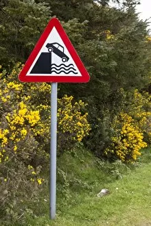 Images Dated 19th May 2012: Quayside or river bank warning sign, Isle of Skye, Inner Hebrides, Scotland, United Kingdom