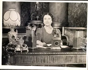 Anniversary Prints: Queen Elizabeth Addresses Women