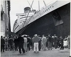 Cruise Prints: Queen Elizabeth Docked in New York