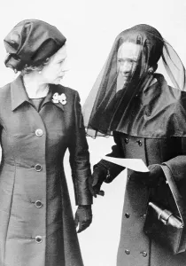 Duchess Prints: Queen Elizabeth with Duchess of Windsor at Funeral