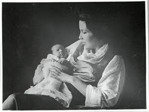 Calcutta Prints: Queen Hope Namgyal Holding Baby
