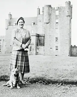 Queen Mother Elizabeth at Castle of Mey, holding Honey