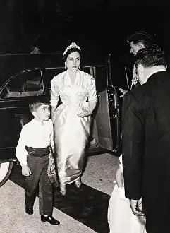 Jordan Prints: Queen Mother Zein El Scharaf Leaves Car