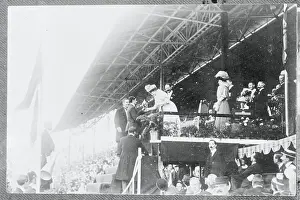 Alexandra Prints: Queen Presenting Cup to Dorando Pietri