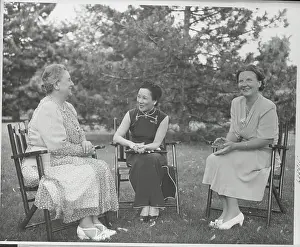 Ottawa Prints: Queen Wilhelmina Chatting with Princess Juliana and Madame Chiang