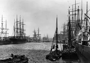 Transport Europe Prints: Queens Dock