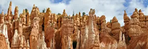 Queens Garden, a landscape formed by erosion with sandstone pillars or hoodoos, Bryce Canyon National Park, Utah