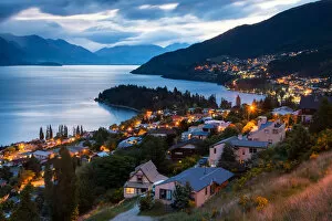 Images Dated 7th December 2012: Queenstown city