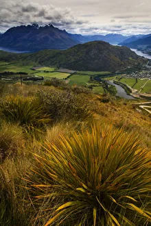 Images Dated 8th December 2012: Queenstowns view from the Remarkables
