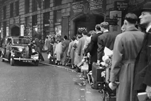 Taxi Cab Prints: Queue For Taxis