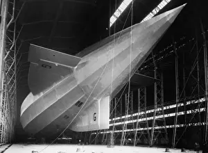 Yorkshire Prints: R-100 Airship First Public View