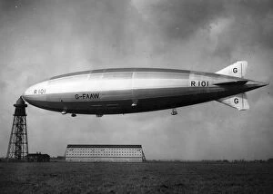 Images Dated 5th October 2015: R 101 Airship