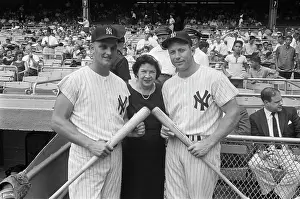 R. Maris & M. Mantle Pose W/Mrs. Ruth