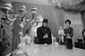 Rabbi Butman And Family In Home