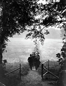 Images Dated 25th April 2016: Racegoers In Field