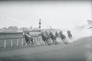 Queens Prints: Racehorses Competing in Race