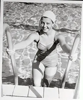 Helsinki Prints: Ragnhild Goetz Leaving Swimming Pool