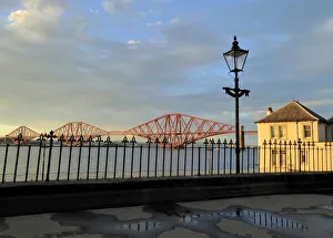 Forth Railway Bridge Collection: The railway bridge, view from South Queensferry