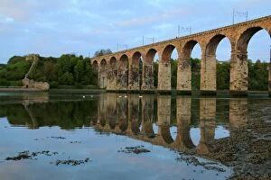 Riverbank Collection: The railway viaduct at Berwick-upon-Tweed, England