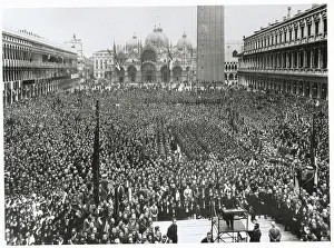 Overwhelming Prints: Rally for Mussolini in St.Mark's Square, Venice, 1933