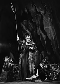 Stage Prop Prints: Ralph Richardson