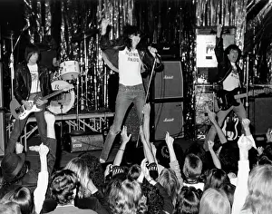 Ramones Performing