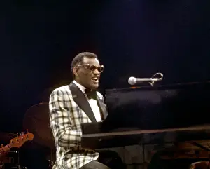 Ray Charles Prints: Ray Charles Performing