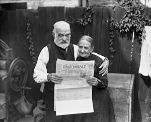 Beard Gallery: Reading the Daily Herald 1926