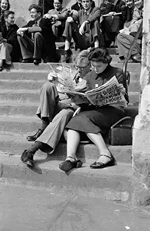 Publicat Prints: Reading On The Steps
