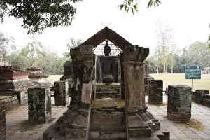 February Prints: Rear View of Phra Atchana of Wat Sri Chum