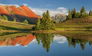 Images Dated 18th July 2013: Red Mountain and reflecting ponds