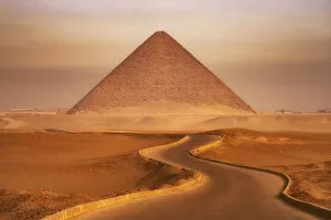 Tonnaja Travel Photography Collection: Red Pyramid of Dahshur