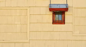 Images Dated 25th April 2019: Red Rear Window