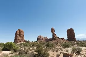 Images Dated 5th September 2012: Red sandstone, Balanced Rock, Arches National Park, Utah, Western United States