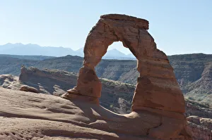 Images Dated 5th September 2012: Red sandstone, Delicate Arch, a natural stone arch, Arches National Park, Utah