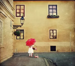 Images Dated 12th August 2014: The red umbrella