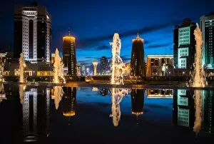 Images Dated 7th August 2013: Reflection astana city