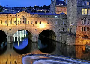 Images Dated 26th May 2011: Reflection of Pulteney Bridge, Bath, UK