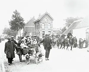Endurance Prints: Refugees on Foot During European Evacuation