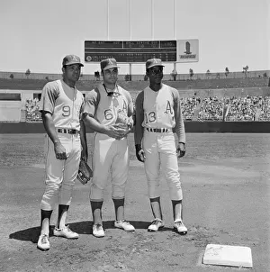 Reggie Jackson Posing with Teammates