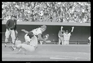 Reggie Smith Scoring a Run