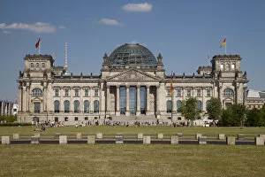 Images Dated 7th June 2014: Reichstag, German Parliament, Government Quarter, Berlin, Germany